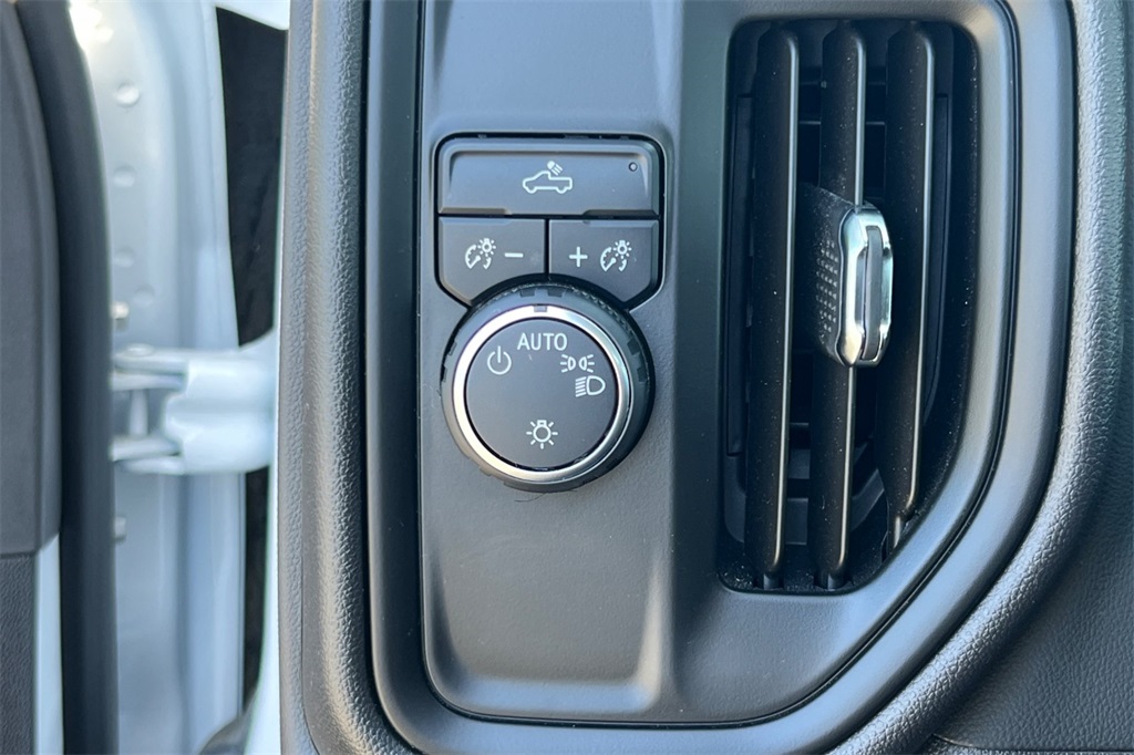 2024 Chevrolet Silverado 1500 photo 31