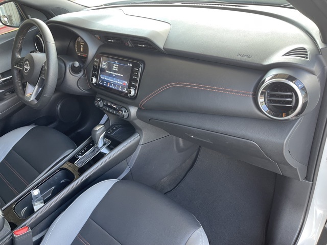 2024 Nissan Kicks SR photo 17