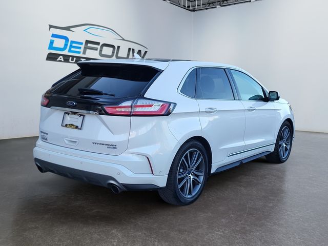 2019 Ford Edge Titanium photo 2