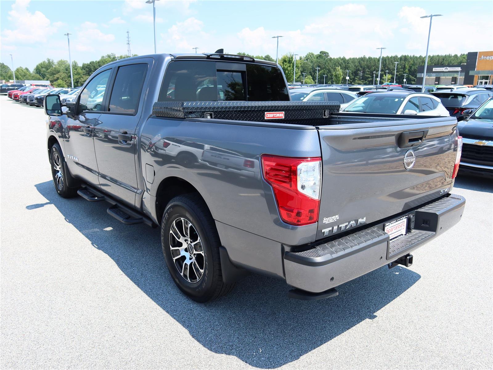 2024 Nissan Titan SV photo 2