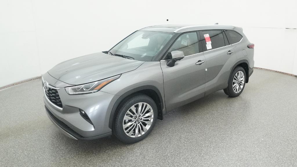 2026 Toyota Highlander Platinum's photo
