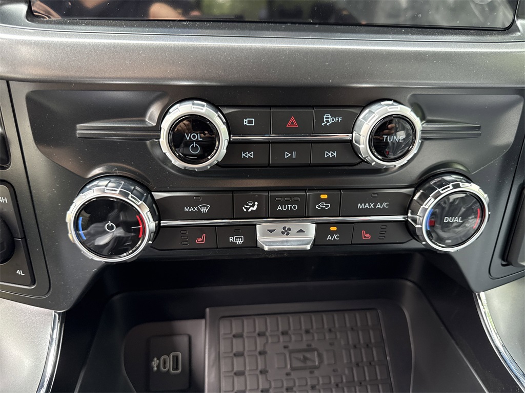 2025 Ford F-150 XLT photo 14