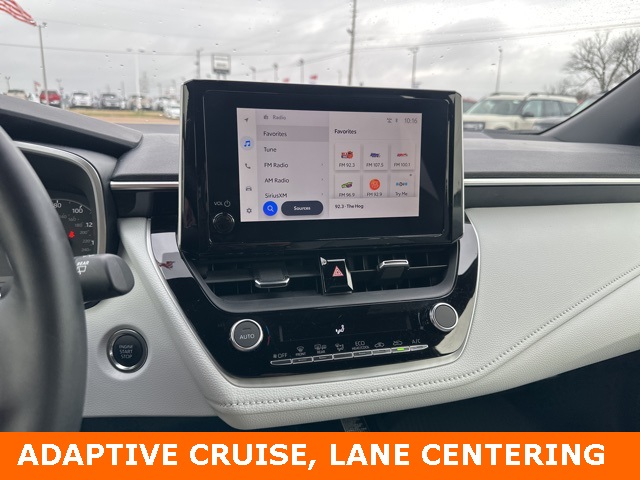 2025 Toyota Corolla SE photo 2