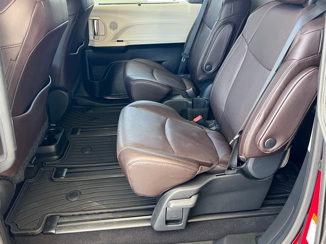 2024 Toyota Sienna Platinum photo 23