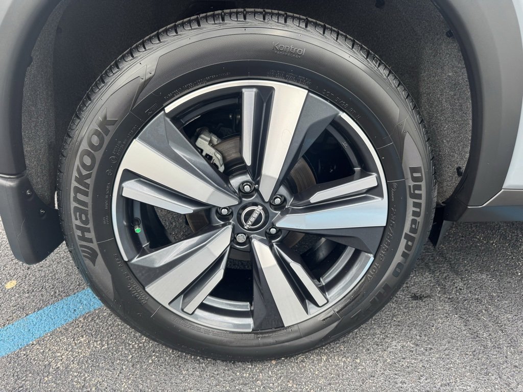 2023 Nissan Rogue Platinum photo 28