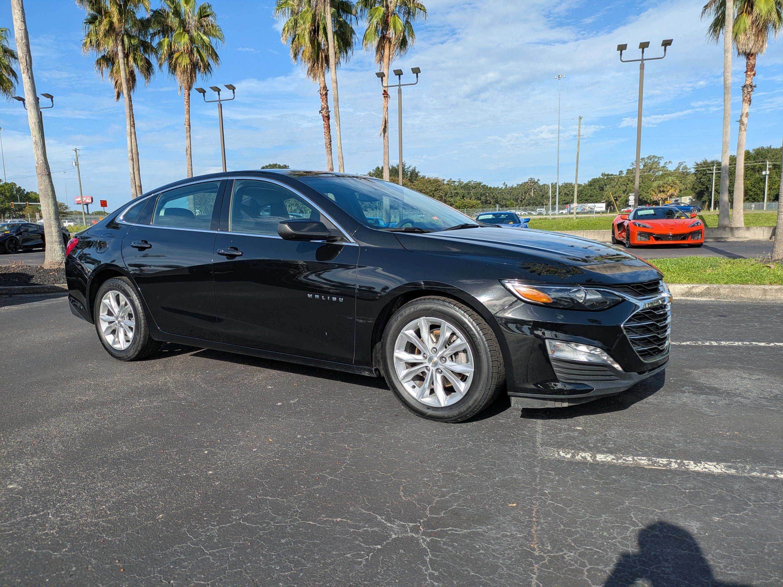 2024 Chevrolet Malibu 1LT photo 2
