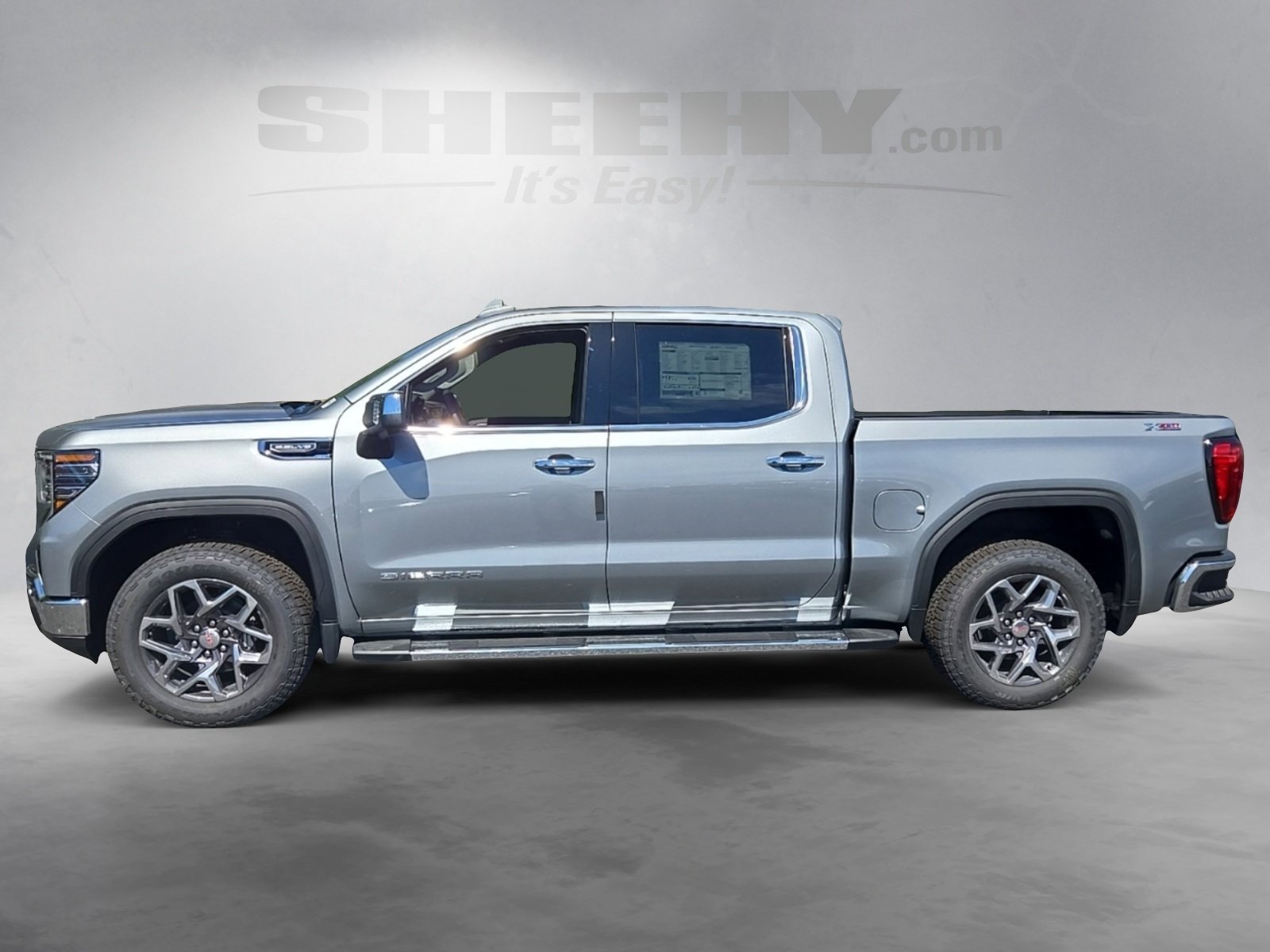 2026 Gmc Sierra SLT photo 2