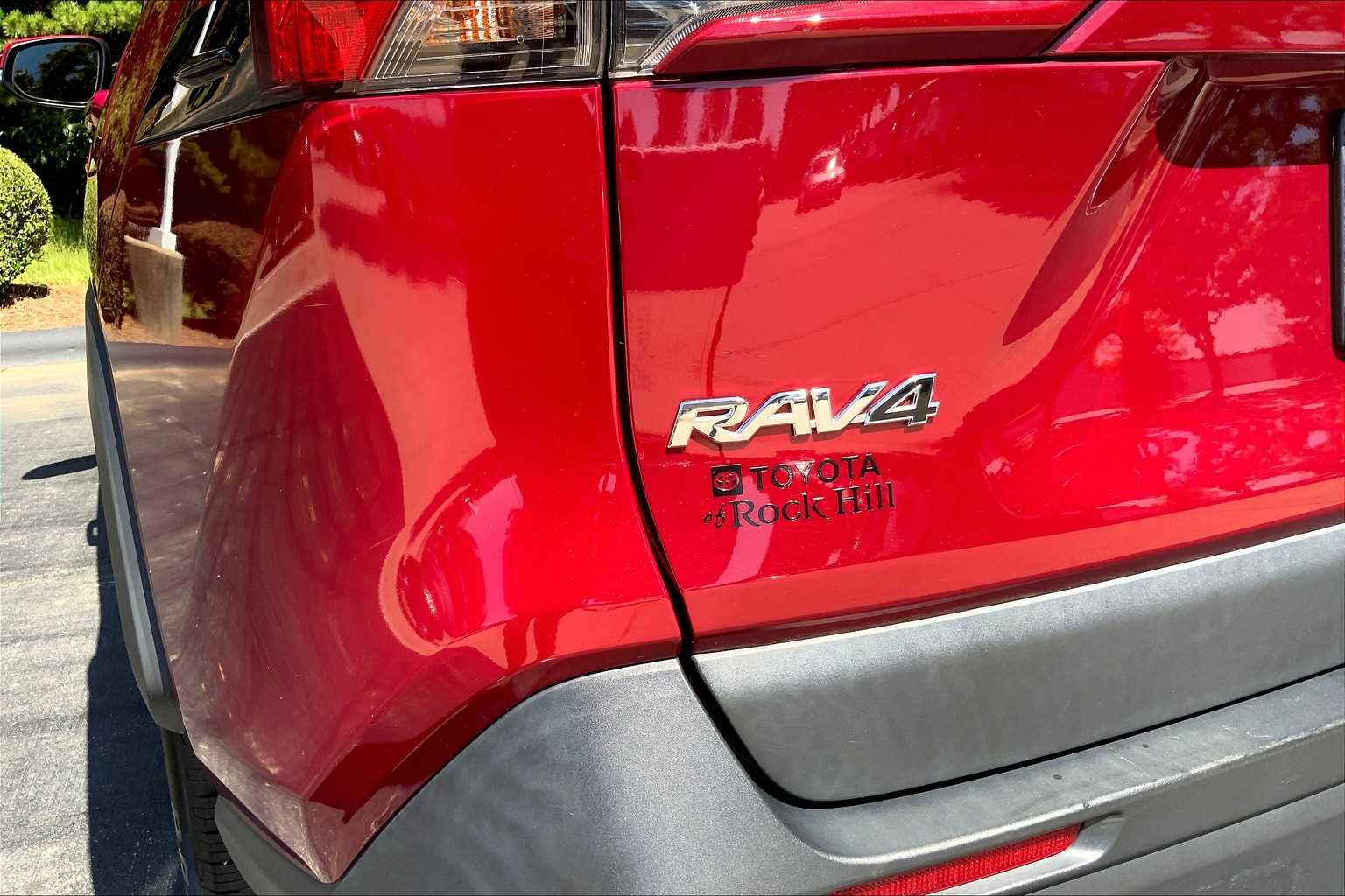2023 Toyota RAV4 XLE photo 30