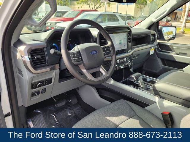 2025 Ford F-150 Lightning XLT photo 2