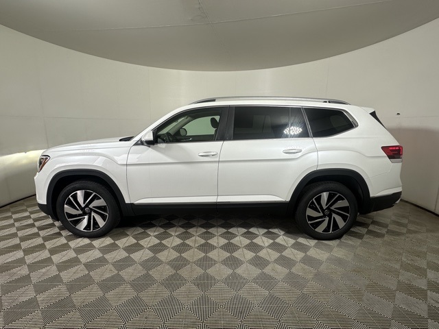 2025 Volkswagen Atlas SEL photo 4