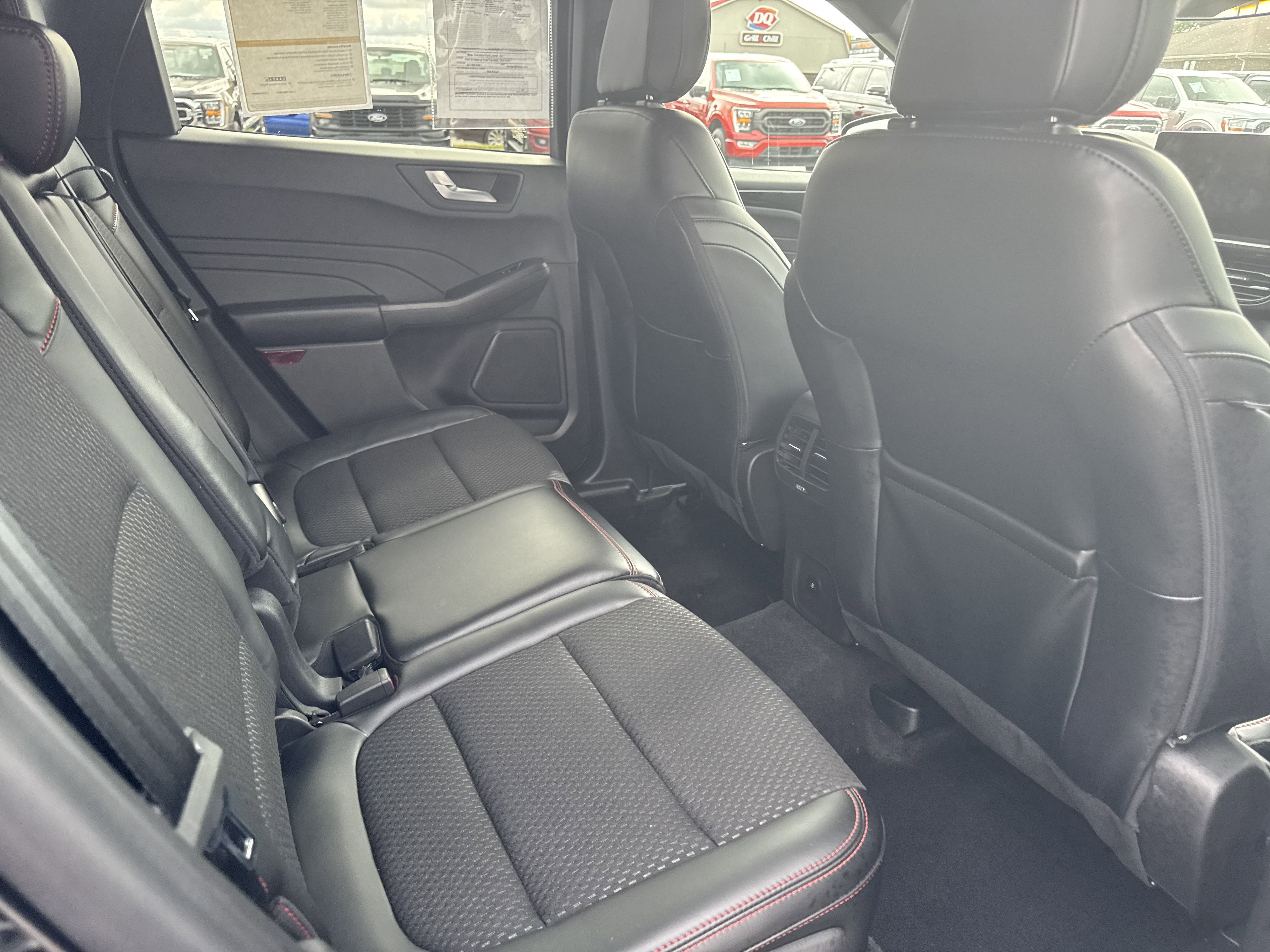 2023 Ford Escape ST-Line photo 8