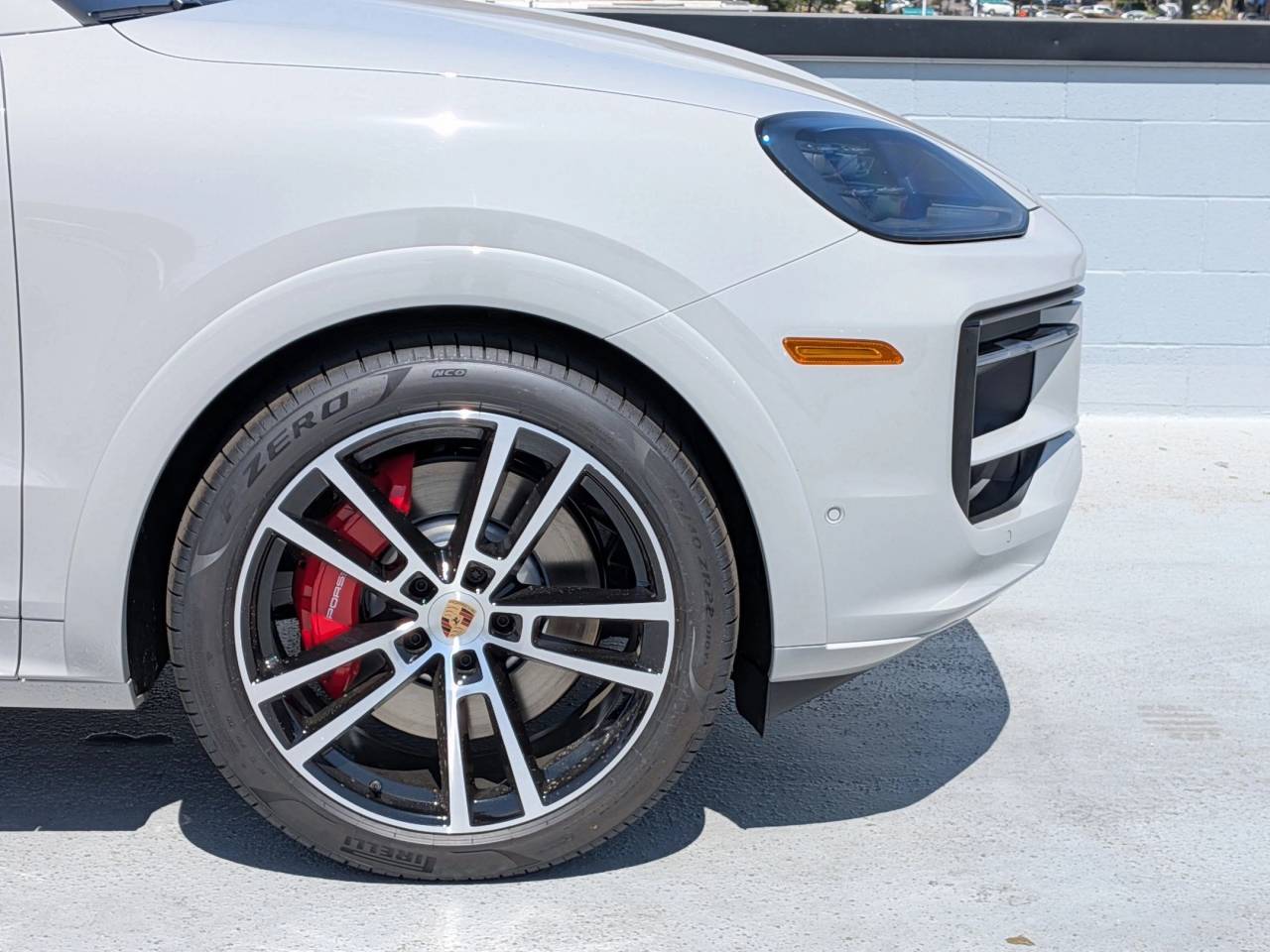 2026 Porsche Cayenne Coupe S photo 10