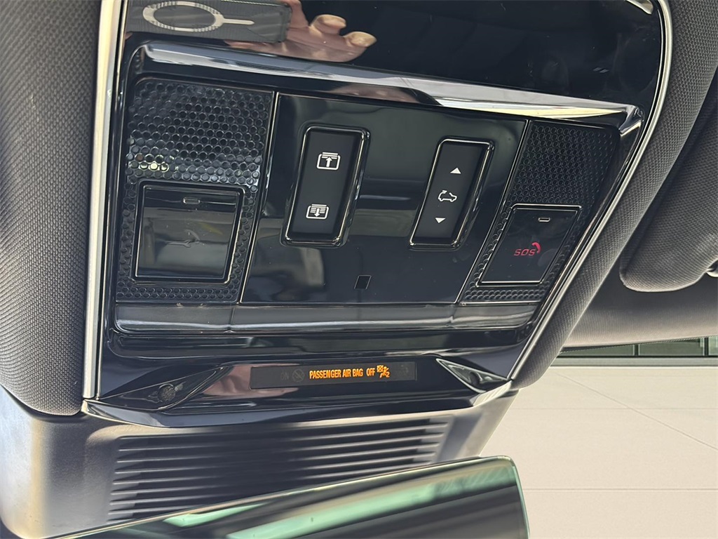 2023 Land Rover Range Rover SE photo 15