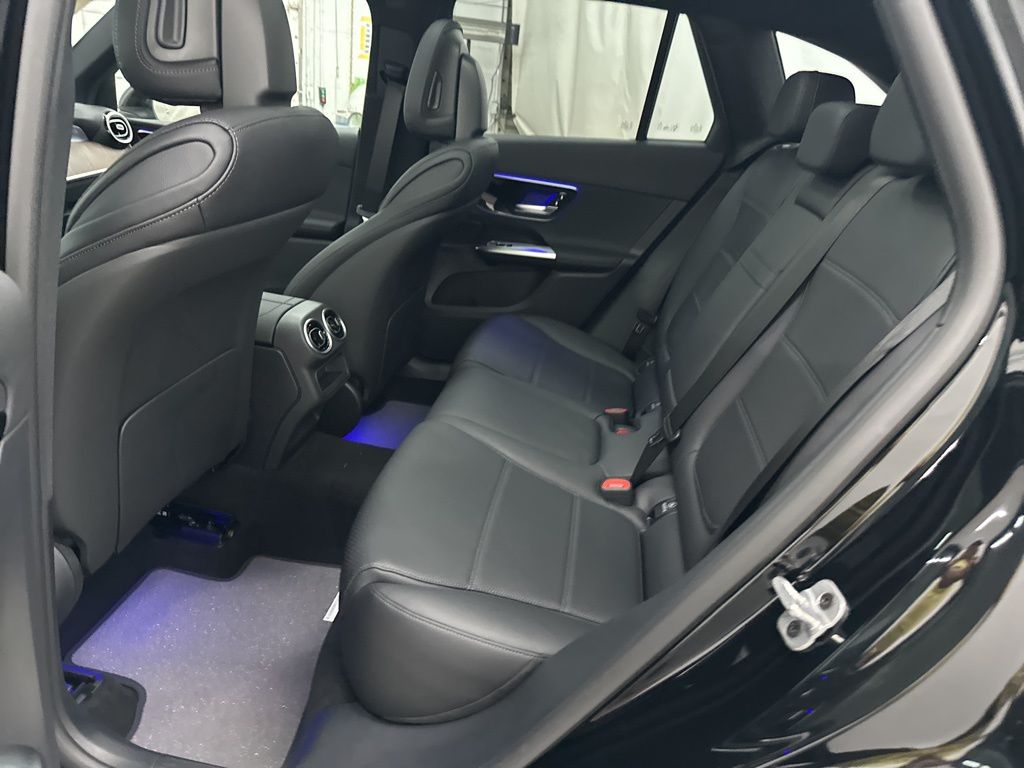 2025 Mercedes Benz GLC 300 photo 20