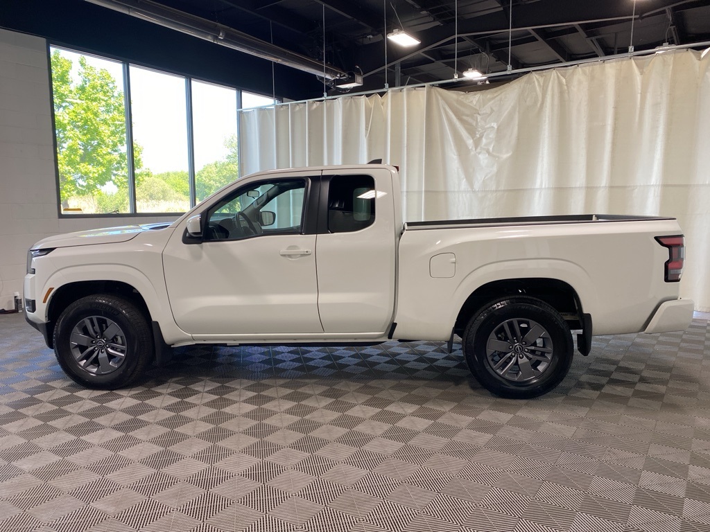 2025 Nissan Frontier SV photo 8
