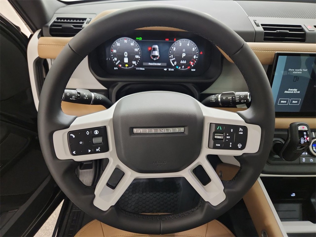 2025 Land Rover Defender 110 S photo 18