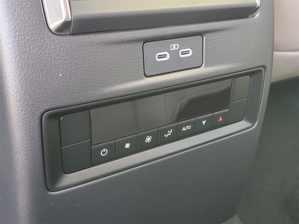 2025 Mazda CX-90 3.3 Turbo Preferred photo 13