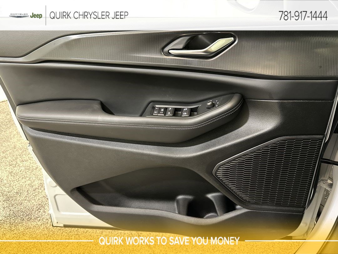 New 2025 Jeep Grand Cherokee Laredo Sport Utility in Marshfield J27587