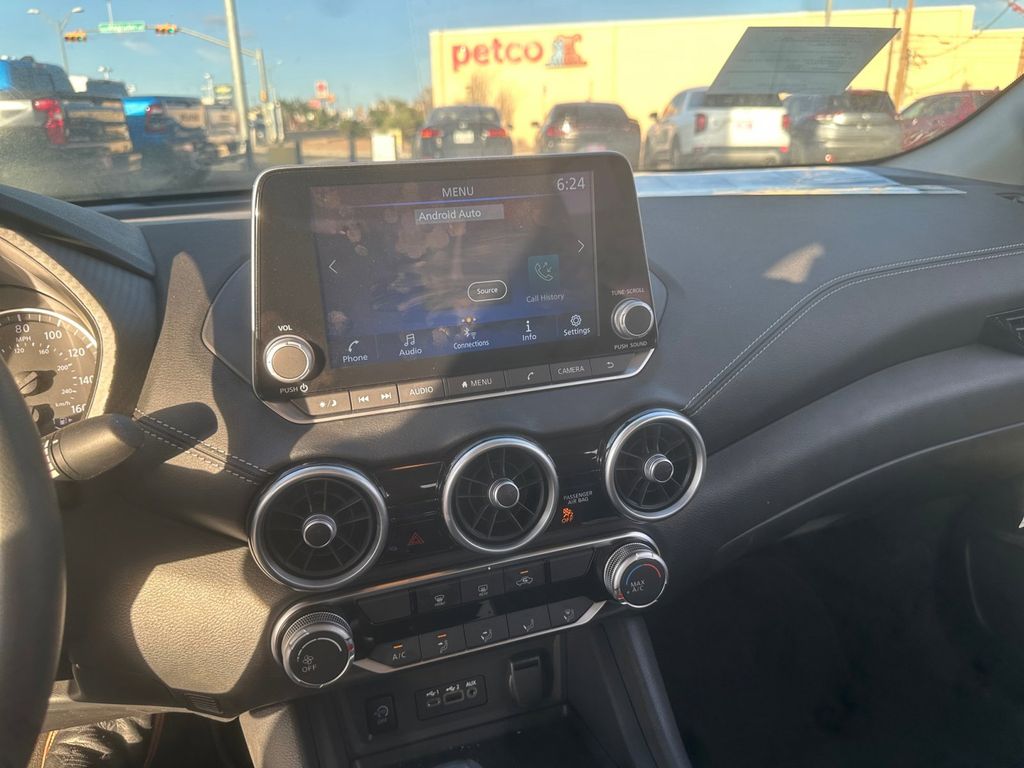 2025 Nissan Sentra SV photo 10