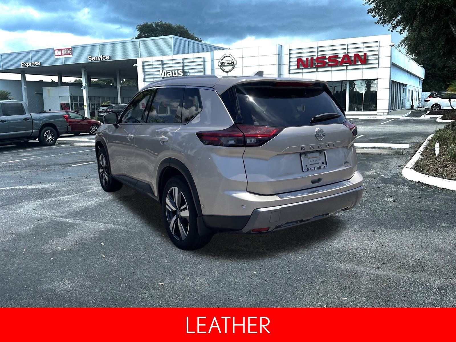 2024 Nissan Rogue SL photo 2