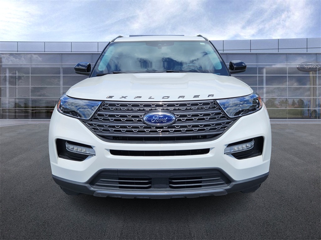 2023 Ford Explorer XLT photo 2