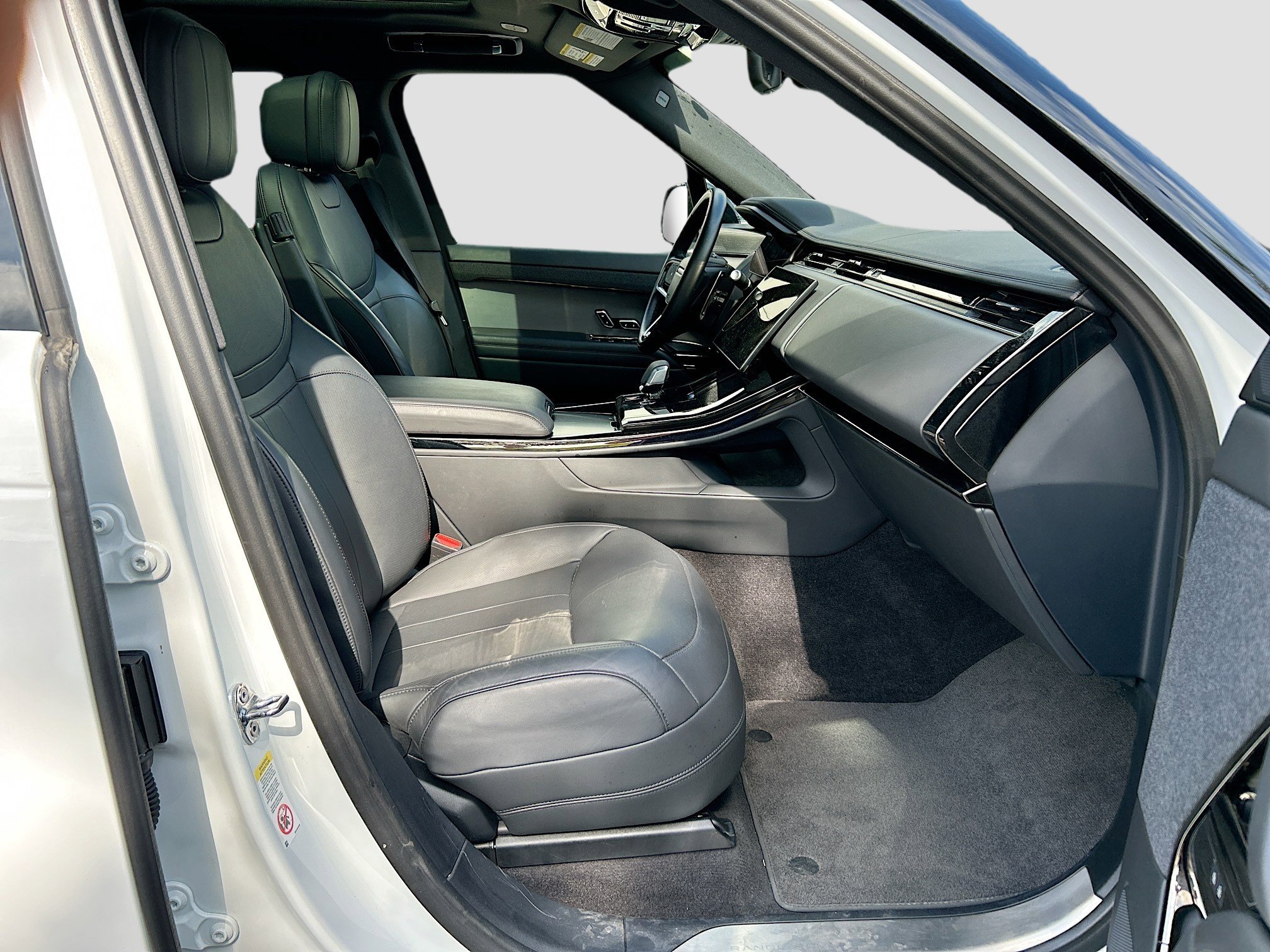 2024 Land Rover Range Rover Sport SE photo 10