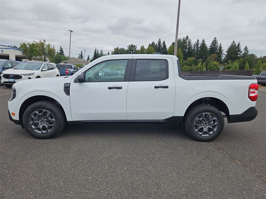 2025 Ford Maverick XLT photo 2