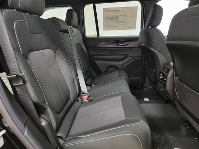 2025 Jeep Grand Cherokee Laredo X photo 15