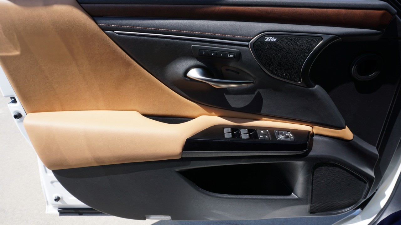 2023 Lexus ES 350 Ultra Luxury photo 20