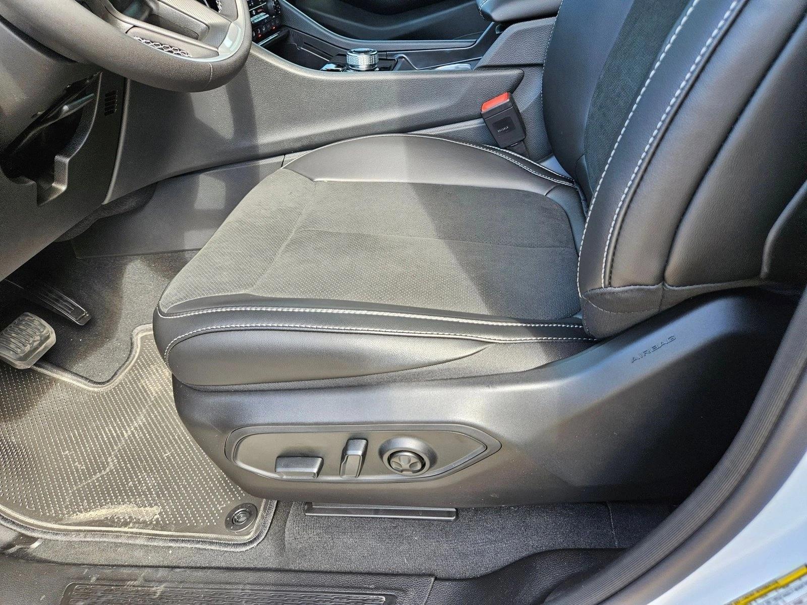 2025 Jeep Grand Cherokee Altitude X photo 4