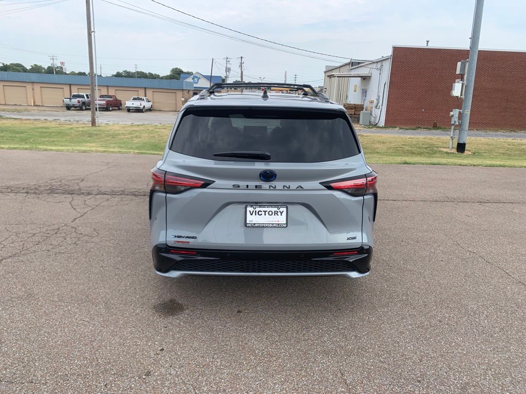 2025 Toyota Sienna XSE photo 6