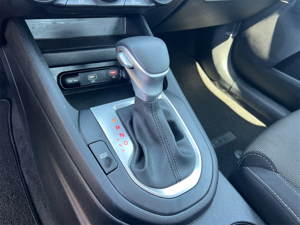 2024 Kia Forte LXS photo 32