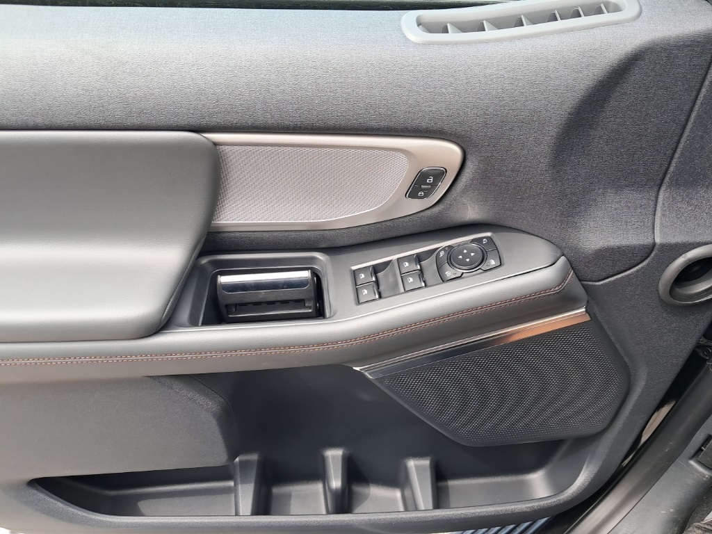 2025 Ford Expedition MAX photo 9
