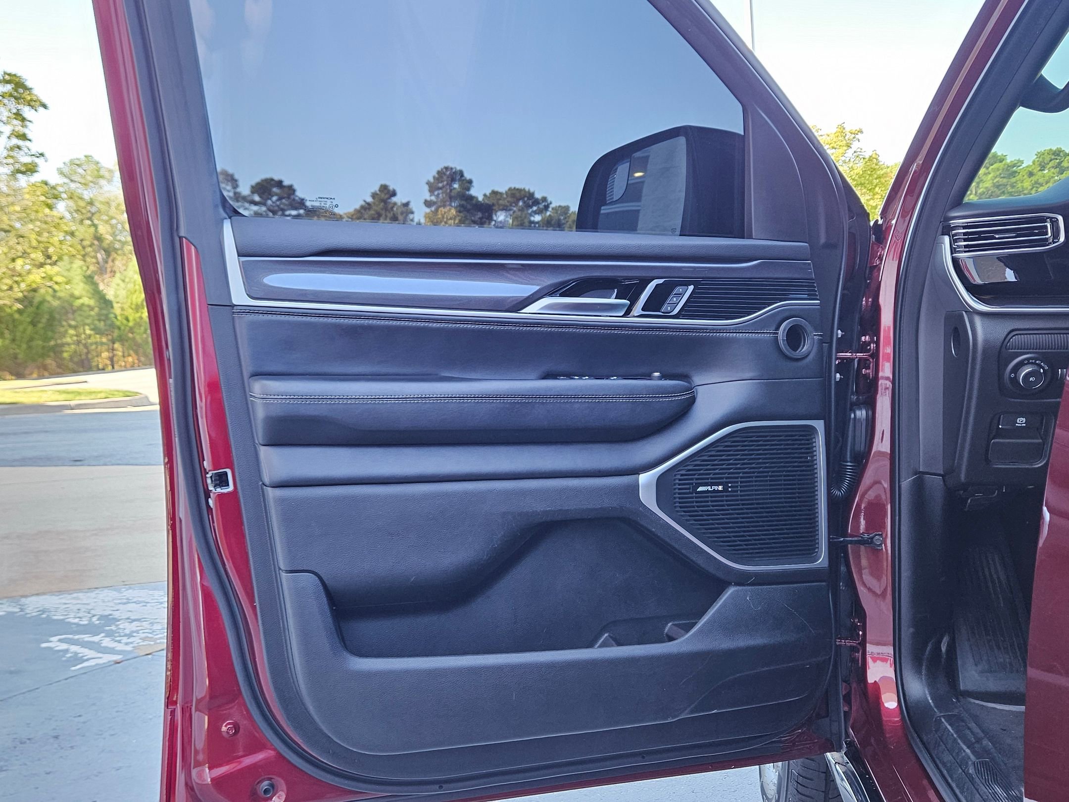 2023 Jeep Wagoneer Base photo 16