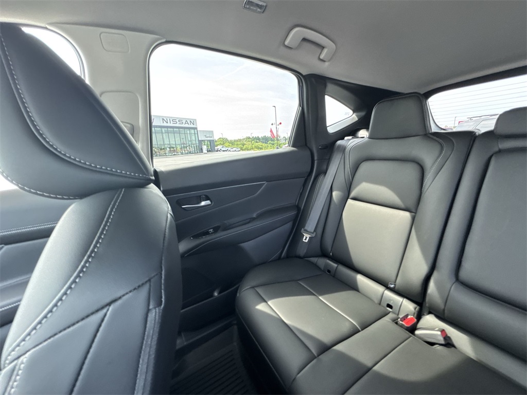 2025 Nissan Murano SV photo 11