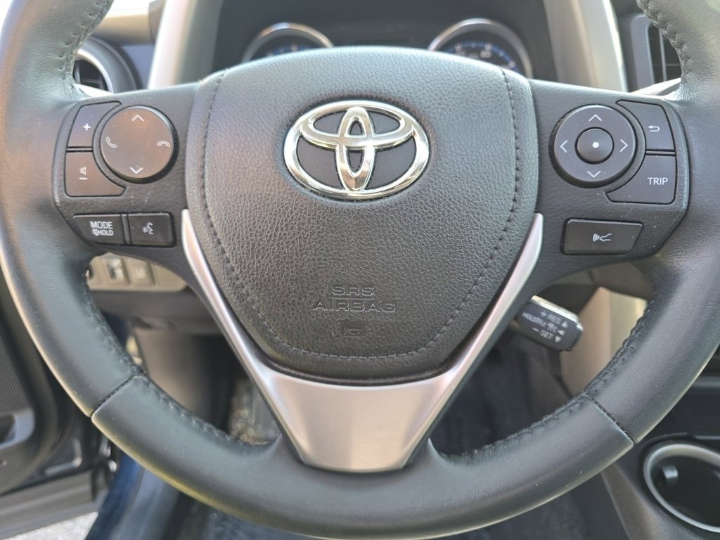 2017 Toyota RAV4 Limited photo 32