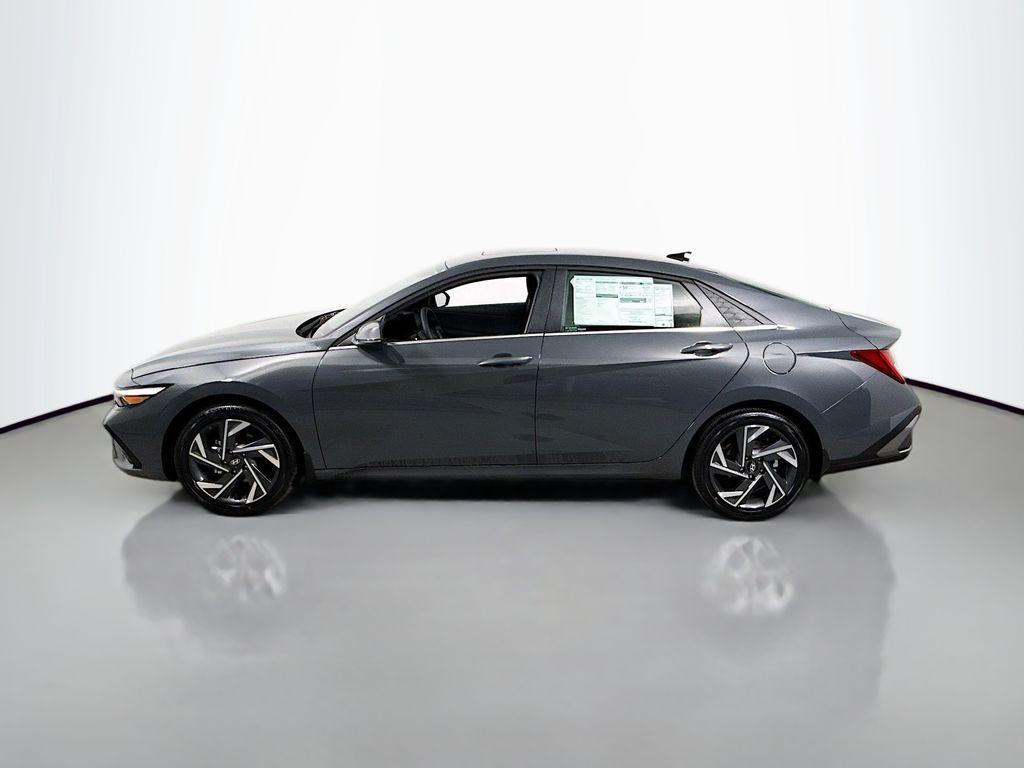 2025 Hyundai Elantra Hybrid Limited photo 4