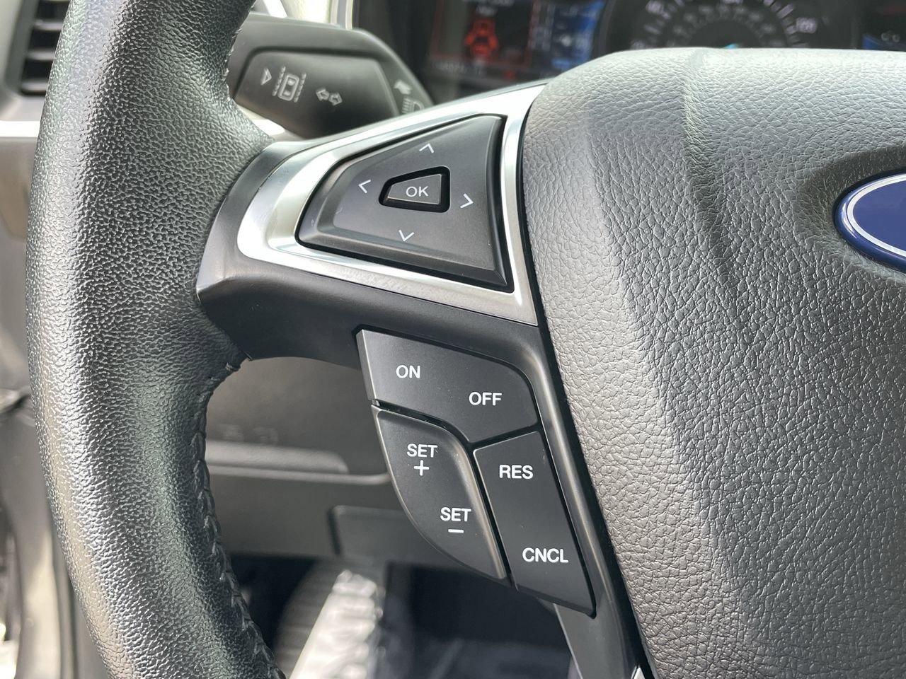2022 Ford Edge Titanium photo 26