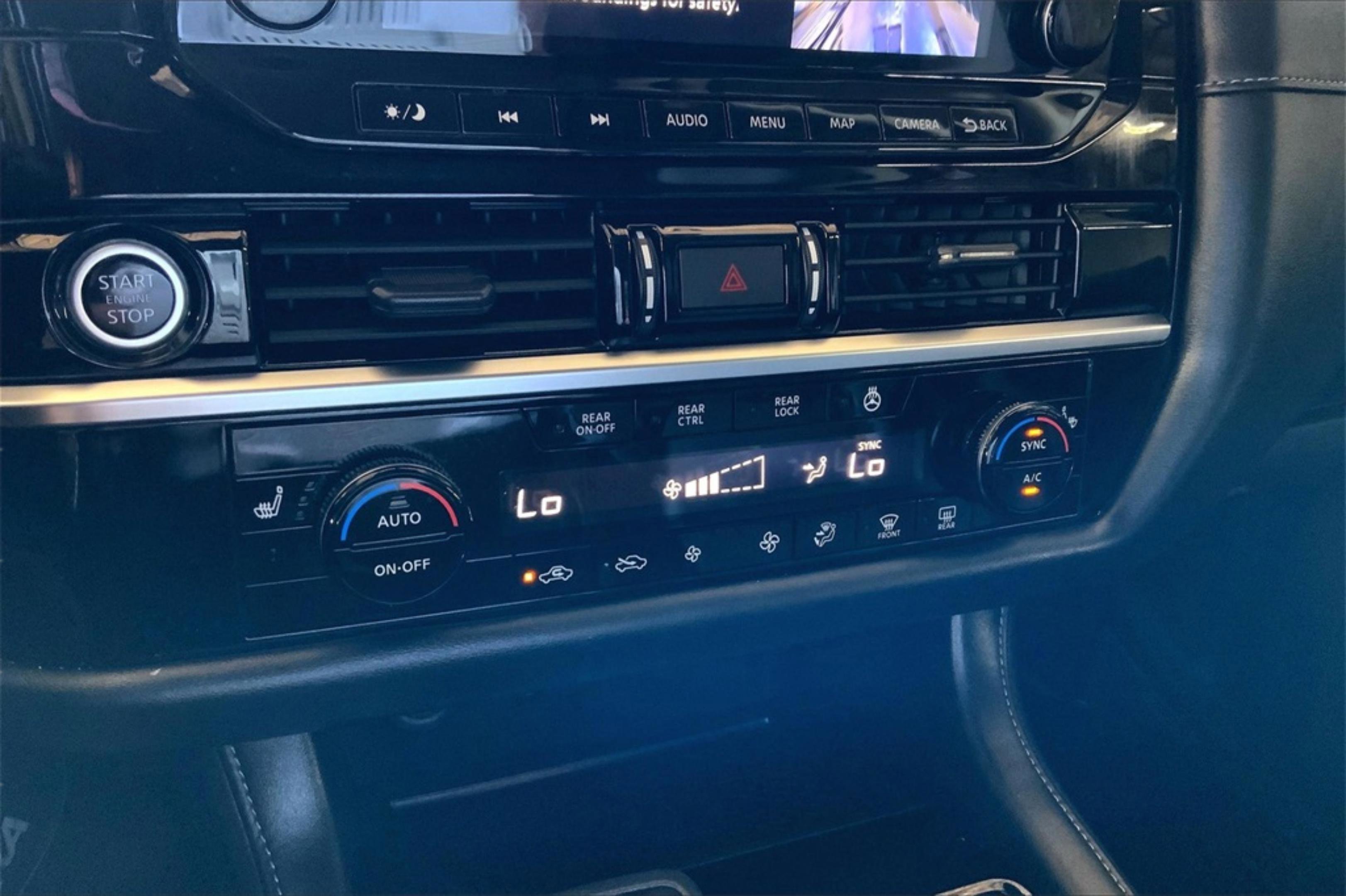 2023 Nissan Pathfinder SL photo 16