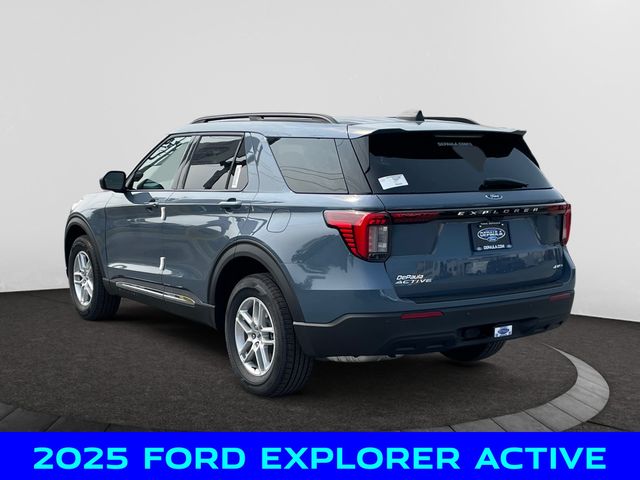 2025 Ford Explorer photo 3