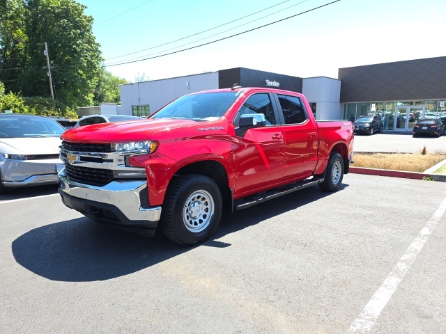 2022 Chevrolet Silverado 1500 LT photo 3
