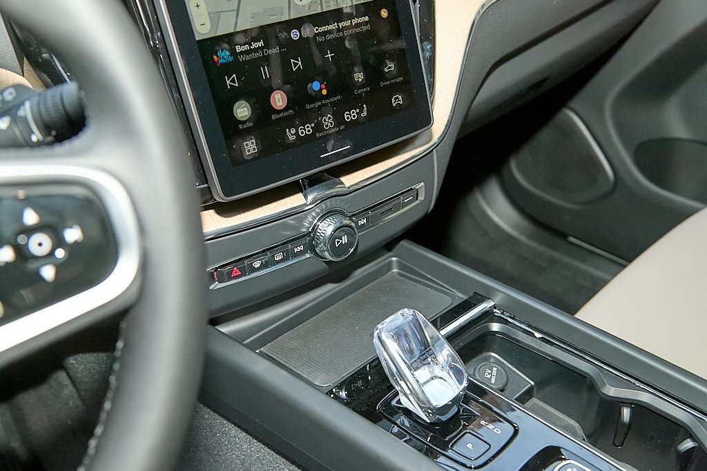 2026 VOLVO XC60 - Image 15