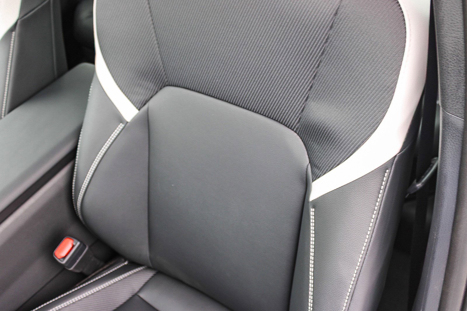 2025 Toyota Camry SE photo 22