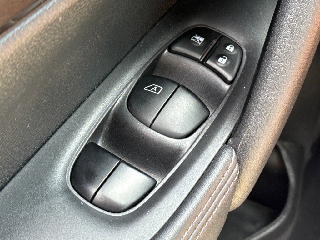 2019 Nissan Rogue S photo 9