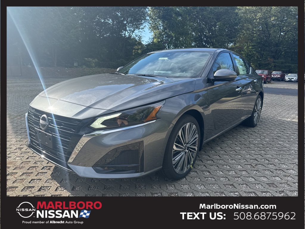 2025 Nissan Altima SL photo 2