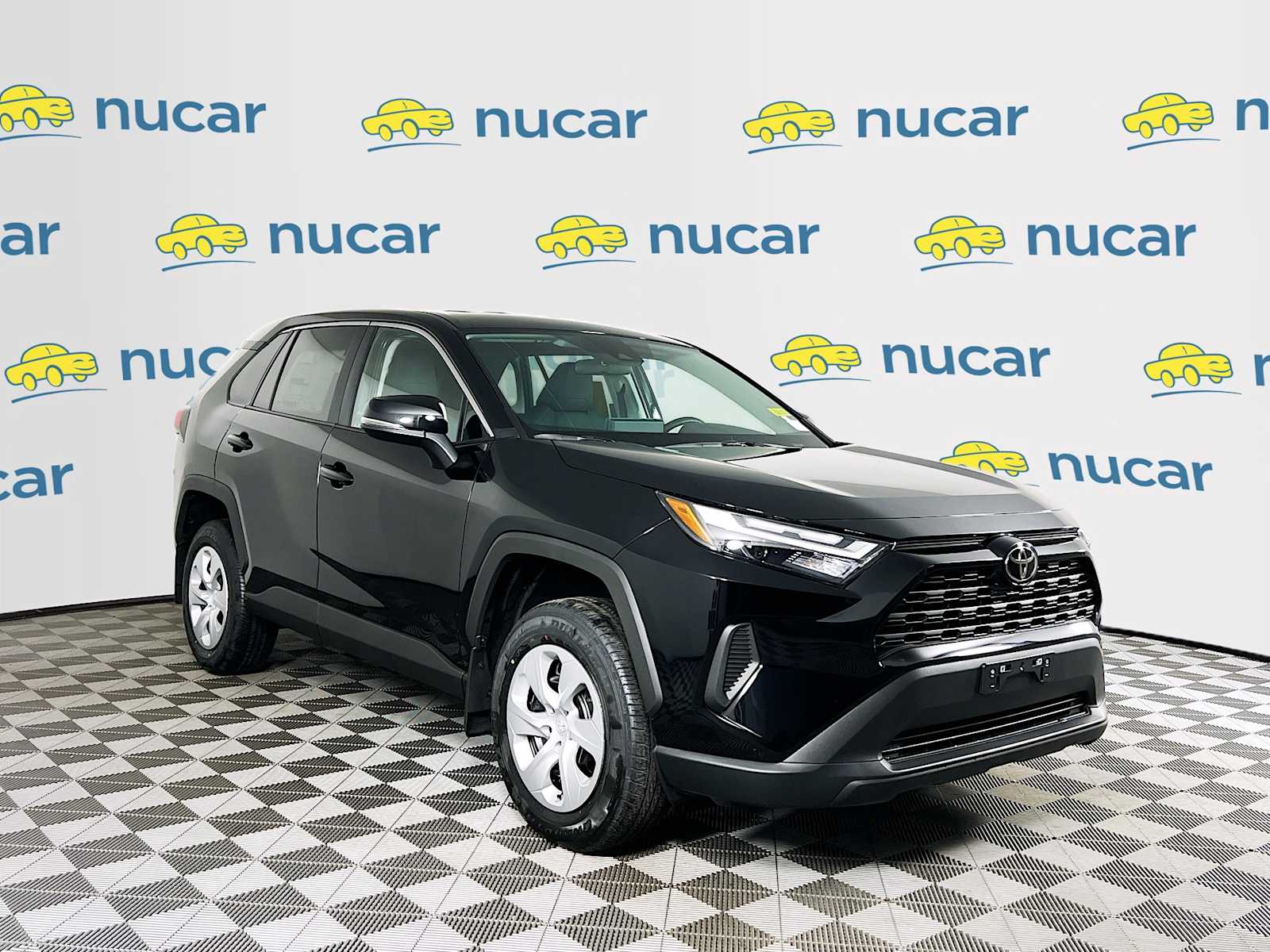 2025 Toyota RAV4 LE's photo