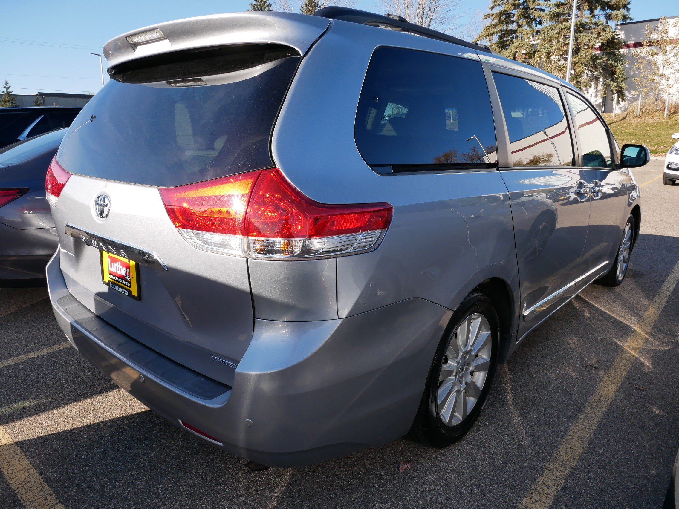 2011 Toyota Sienna Limited photo 4