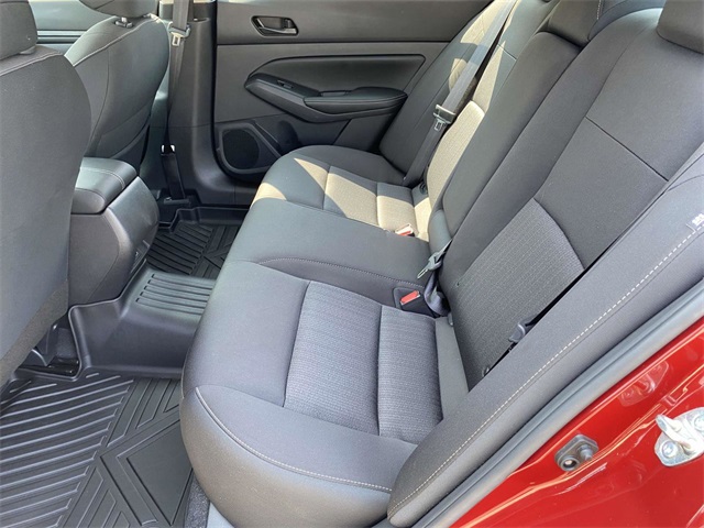 2024 Nissan Altima 2.5 SV photo 12