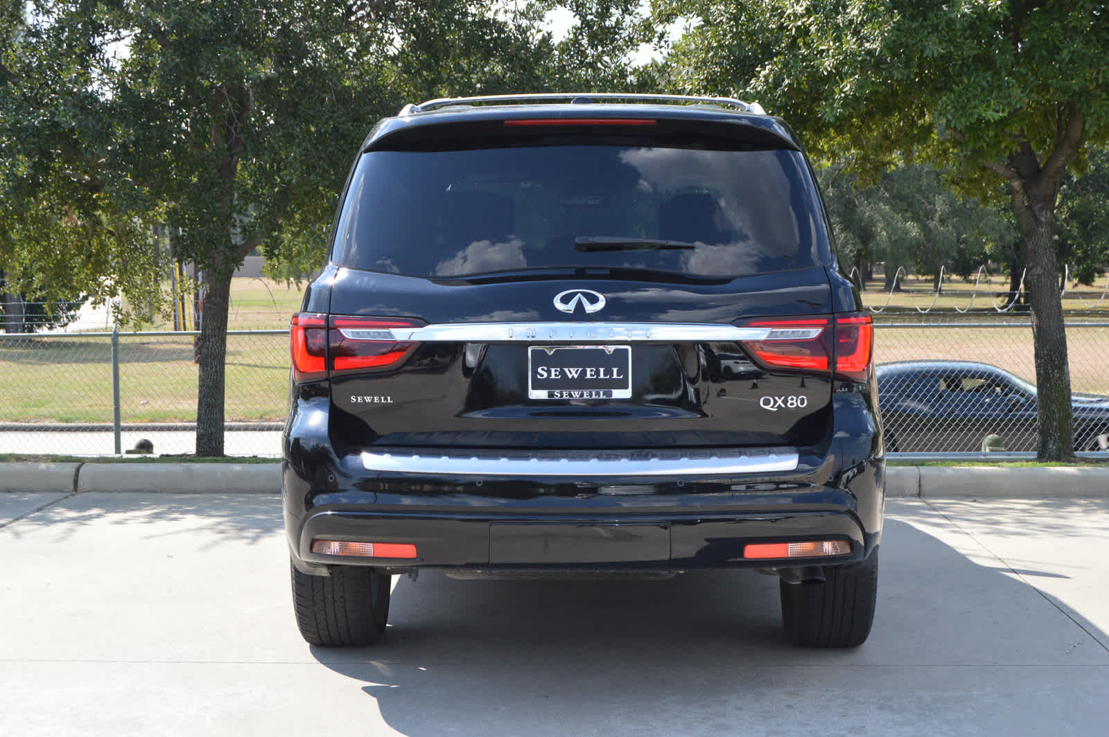 2022 Infiniti QX80 Sensory photo 5