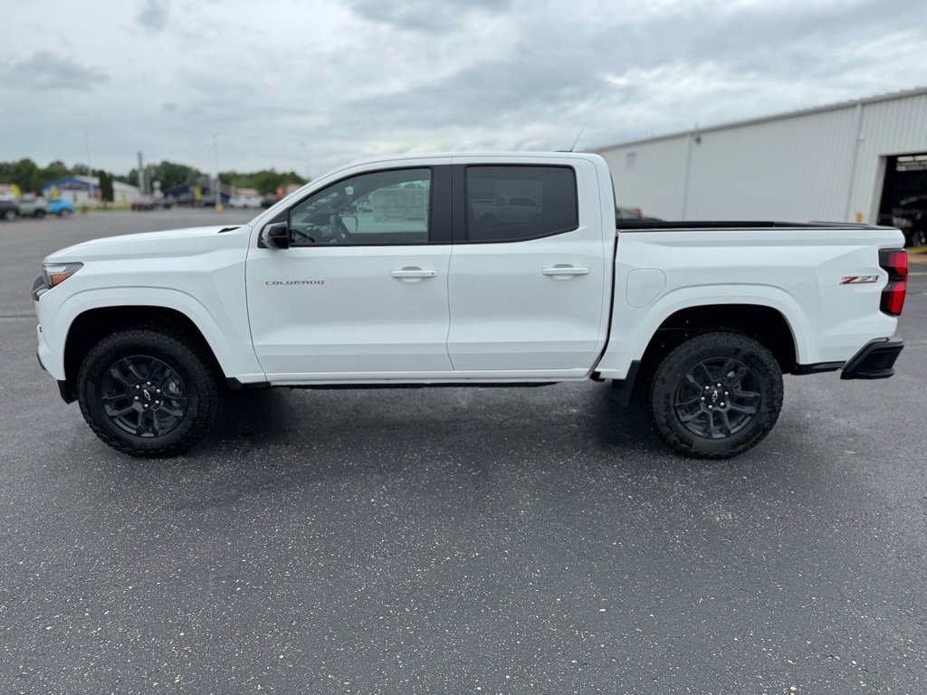 2025 Chevrolet Colorado Z71 photo 2